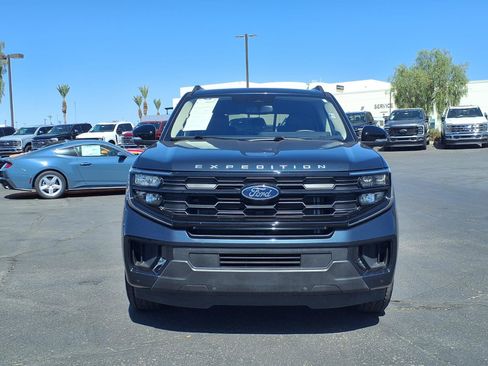 Certified 2025 Ford Expedition Active AWD/4WD image 2
