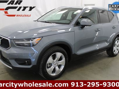 Used 2021 Volvo XC40 T5 Momentum
