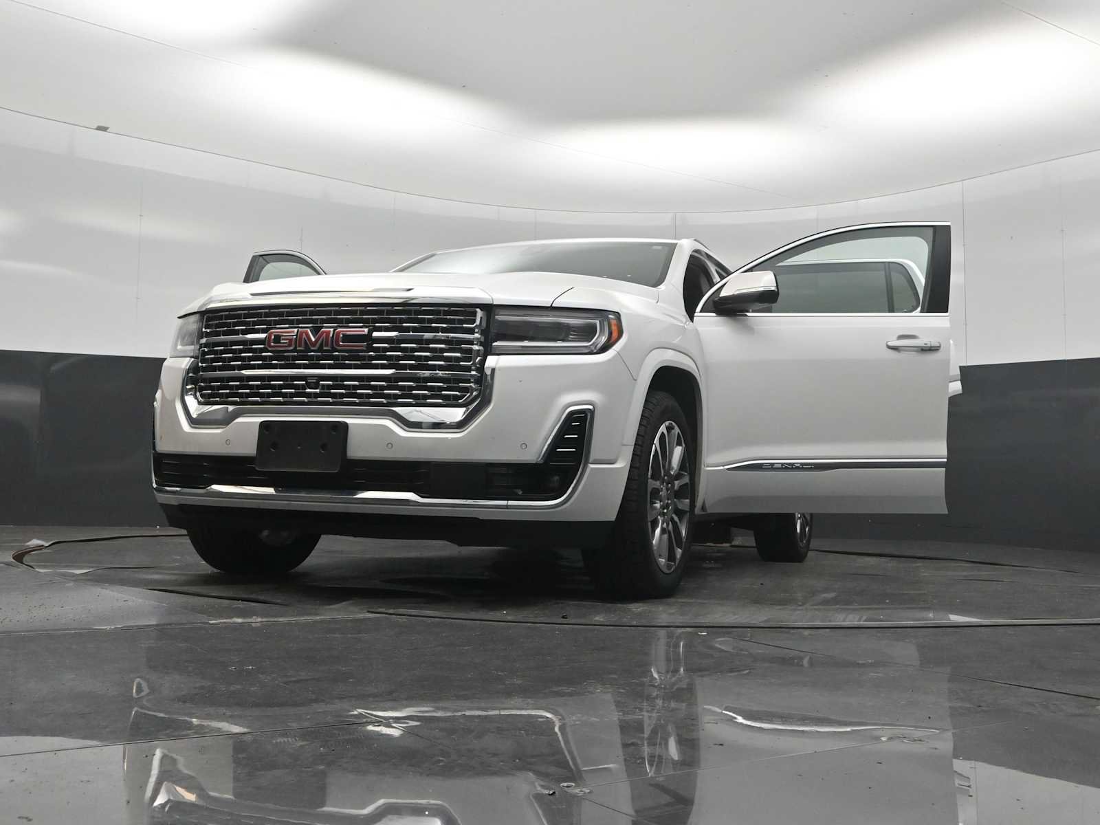 Used 2022 GMC Acadia Denali w/ Denali Ultimate Package AWD/4WD image 31