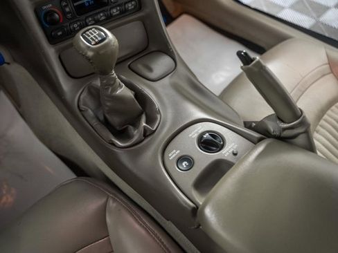 Used 2004 Chevrolet Corvette Convertible w/ Preferred Equipment Group image 29