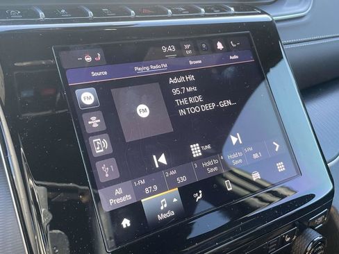 Certified 2025 Jeep Grand Cherokee Altitude image 36