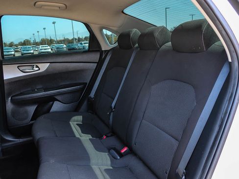 Used 2020 Kia Forte LXS FWD image 18