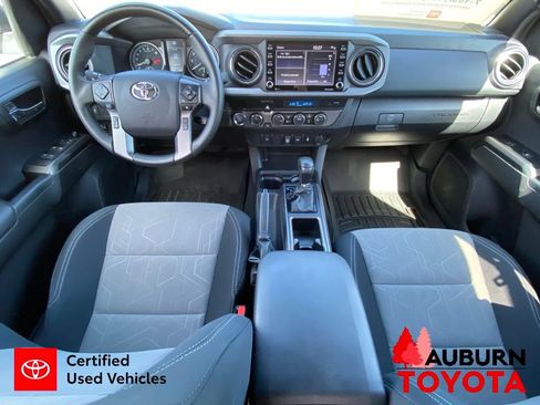 Certified 2022 Toyota Tacoma TRD Off-Road AWD/4WD image 31