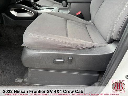 Used 2022 Nissan Frontier SV AWD/4WD image 16
