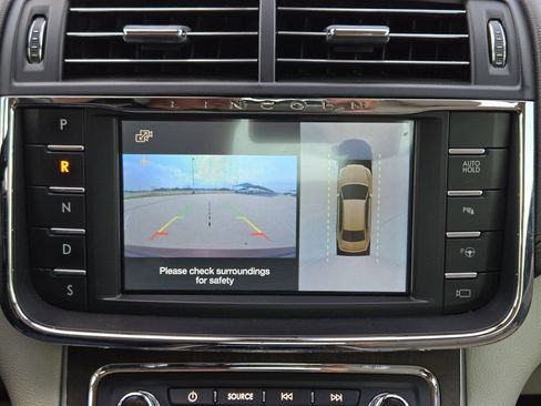 Used 2018 Lincoln Continental Reserve w/ Rear-seat Package image 13