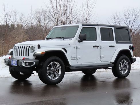 Used 2021 Jeep Wrangler Unlimited Sahara w/ Dual Top Group AWD/4WD image 18