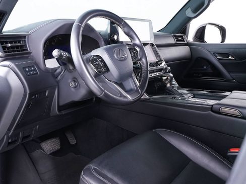 Used 2023 Lexus LX 600 4WD w/ Appearance Package image 4