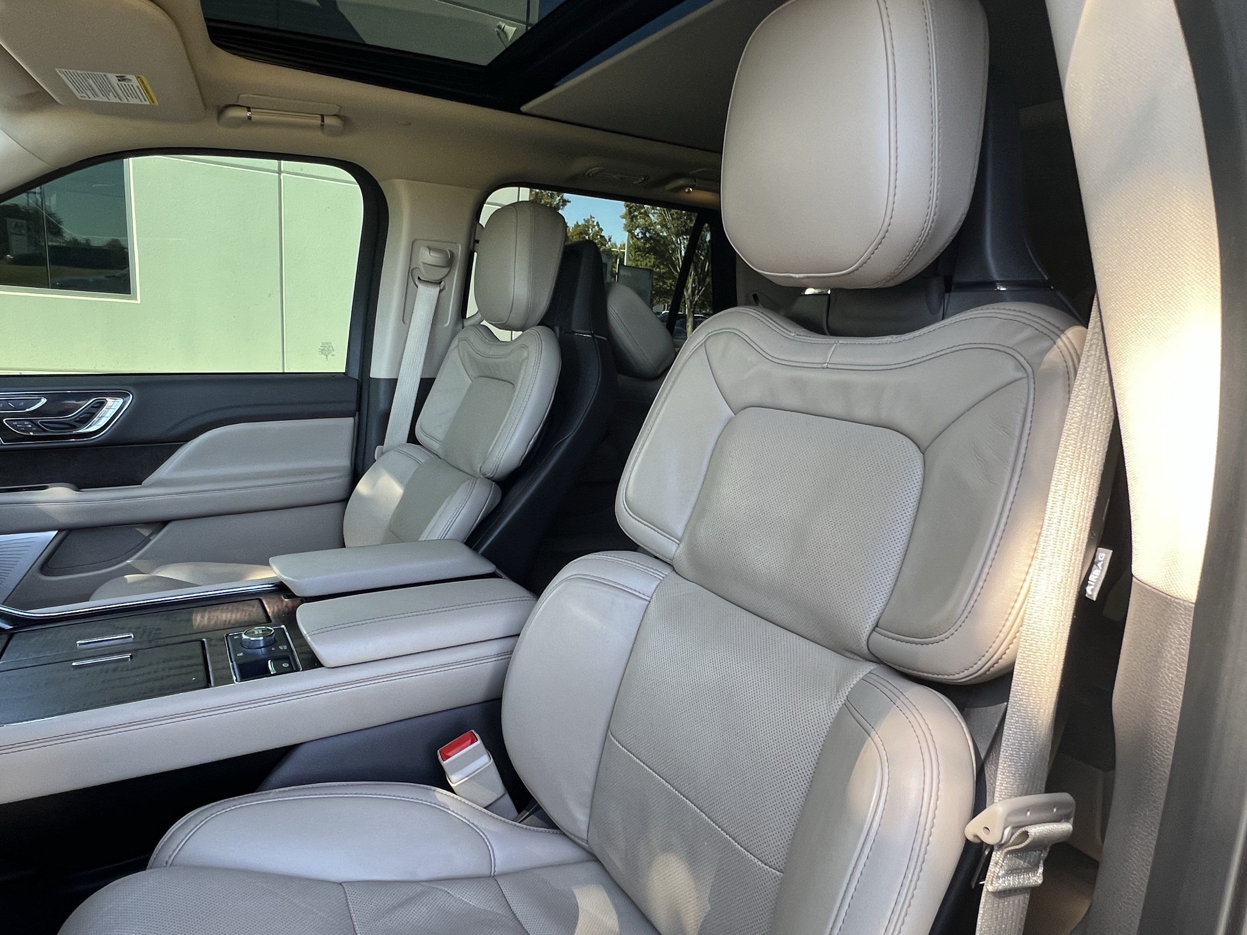 Used 2024 Lincoln Navigator L Reserve AWD/4WD image 16
