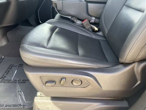 Used 2025 GMC Sierra 2500 SLT image 15