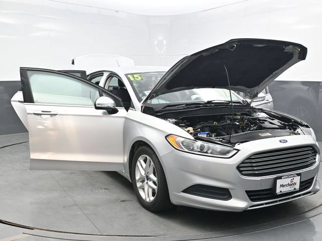 Used 2015 Ford Fusion SE FWD image 41