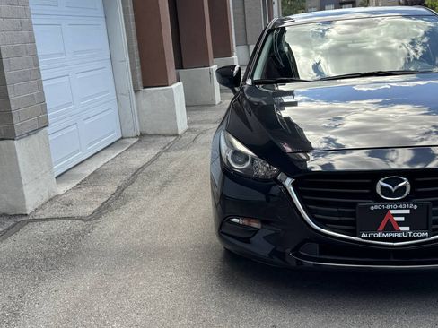 Used 2018 MAZDA MAZDA3 Sport FWD image 10