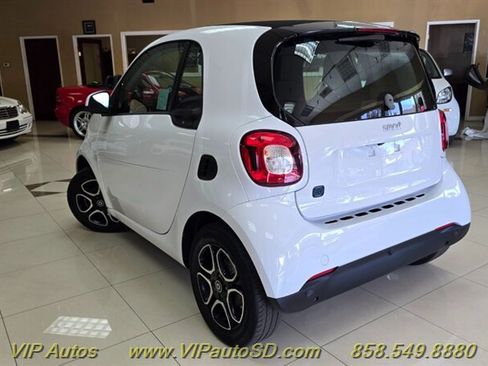 Used 2018 smart fortwo electric drive RWD image 4