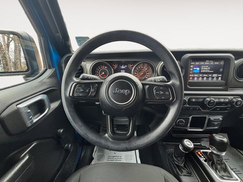 Used 2022 Jeep Wrangler Willys image 12