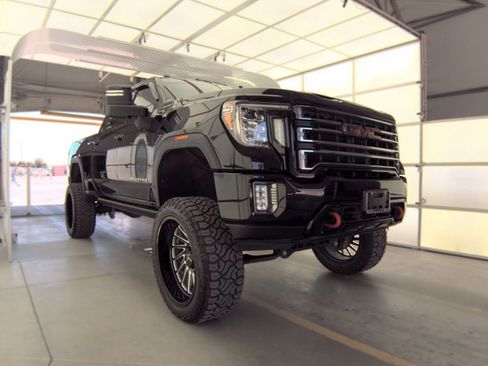 Used 2022 GMC Sierra 2500 AT4 AWD/4WD image 5