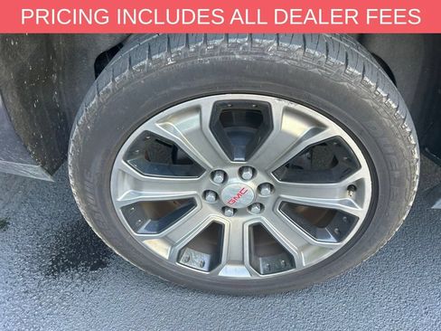 Used 2017 GMC Yukon XL Denali w/ Open Road Package AWD/4WD image 9