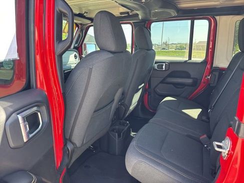 Used 2024 Jeep Wrangler Unlimited Sahara AWD/4WD image 14