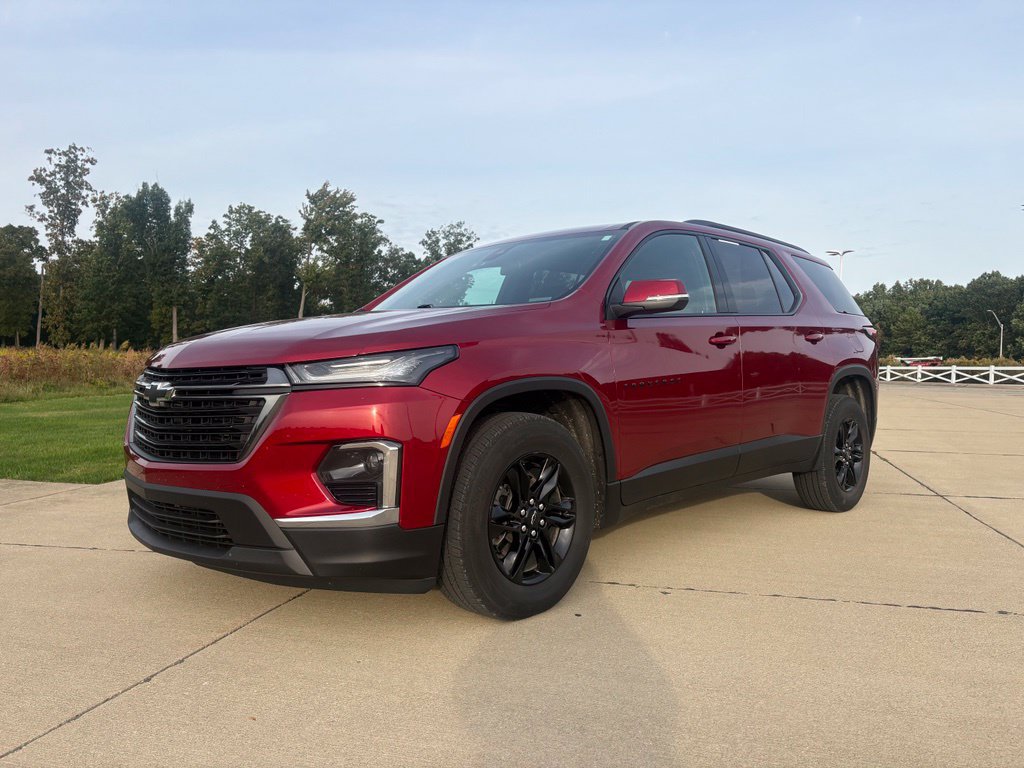 Used 2024 Chevrolet Traverse LT FWD image 1