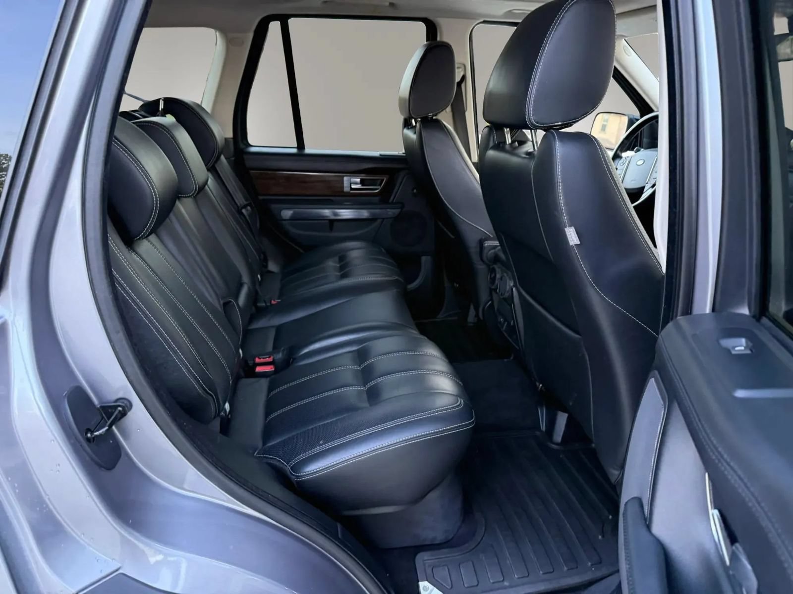 Used 2012 Land Rover Range Rover Sport HSE LUX AWD/4WD image 16