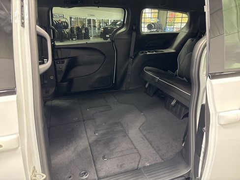 New 2026 Chrysler Pacifica Limited w/ S Appearance Package image 44