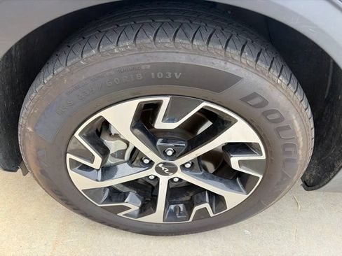 Used 2024 Kia Sportage EX FWD image 9