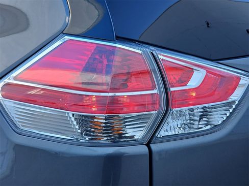 Used 2016 Nissan Rogue SL w/ SL Premium Package image 35