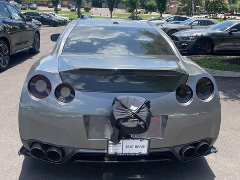 Used 2012 Nissan GT-R Premium AWD/4WD image 6
