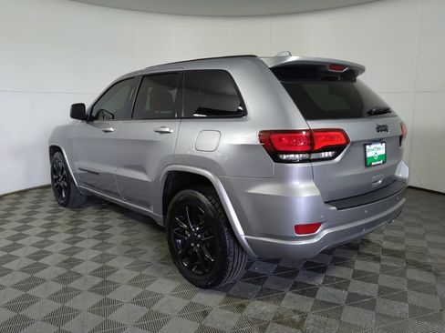 Used 2021 Jeep Grand Cherokee Laredo X AWD/4WD image 5