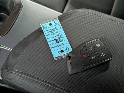 New 2026 Chevrolet Equinox EV RS image 34