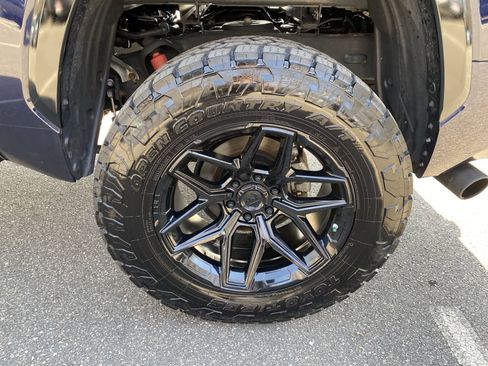 Used 2023 Toyota Tundra Platinum image 12