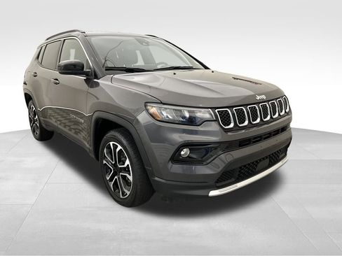 Used 2024 Jeep Compass Limited image 8