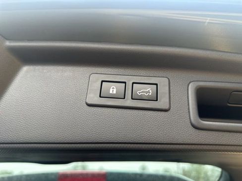 Used 2023 Subaru Forester Limited image 11