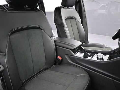 New 2025 Jeep Grand Cherokee Laredo image 24