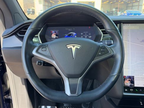 Used 2018 Tesla Model X 75D image 18