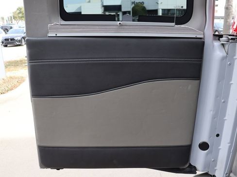 Used 2020 GMC Savana 2500 Extended w/ Enhanced Convenience Package image 51