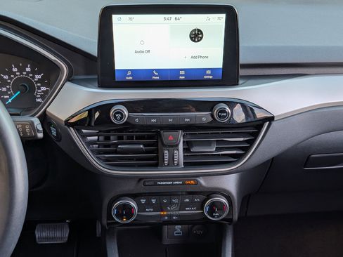 Used 2022 Ford Escape SE w/ SE Sport Appearance Package image 25