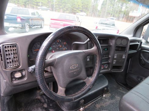 Used 2006 Chevrolet Kodiak C4500 2WD Regular Cab image 16