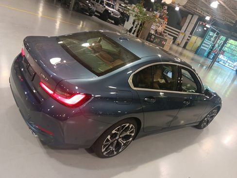 Used 2025 BMW 330i xDrive Sedan w/ Premium Package AWD/4WD image 9