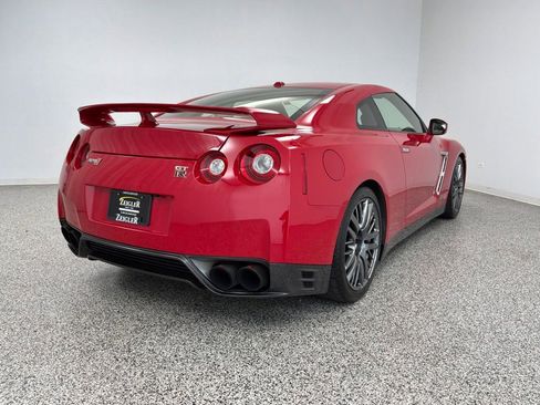 Used 2016 Nissan GT-R Premium AWD/4WD image 8