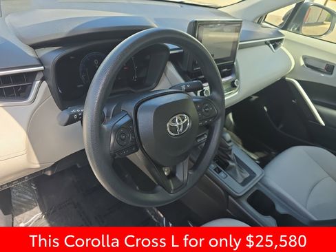 Used 2026 Toyota Corolla Cross L image 21