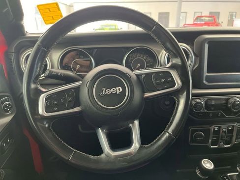 Used 2020 Jeep Wrangler Unlimited Sahara AWD/4WD image 16