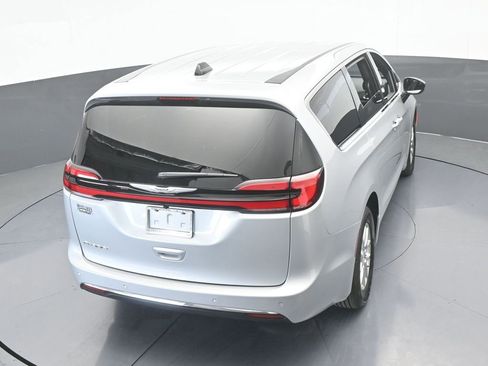 New 2026 Chrysler Pacifica Select image 48