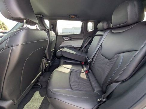 New 2026 Jeep Compass Latitude image 12