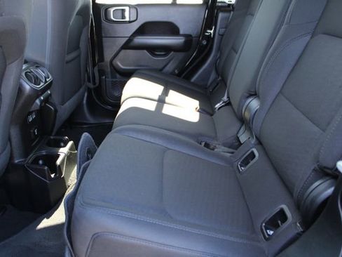 Used 2020 Jeep Gladiator Overland image 42