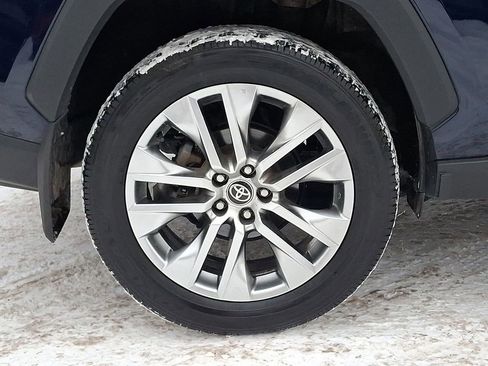 Used 2023 Toyota RAV4 XLE Premium image 34