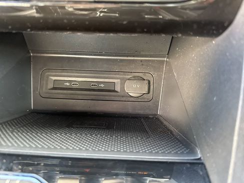 Certified 2023 Volkswagen Atlas Cross Sport SE w/ Black Wheel Package image 25