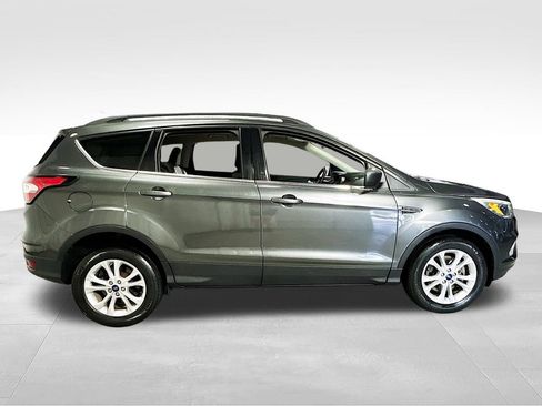 Used 2018 Ford Escape SE w/ SE Sync 3 Package AWD/4WD image 11