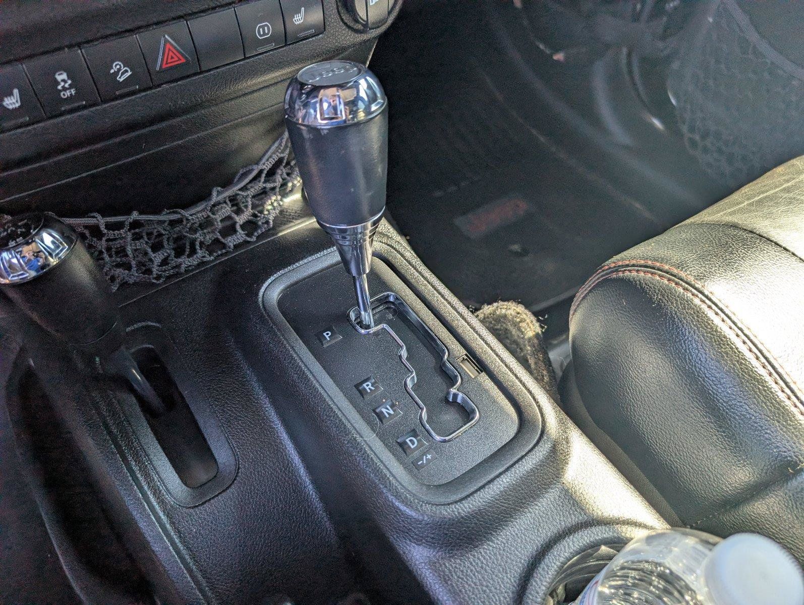 Used 2012 Jeep Wrangler Unlimited Sahara AWD/4WD image 21