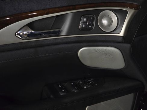 Used 2020 Lincoln MKZ Reserve w/ Luxury Package image 22