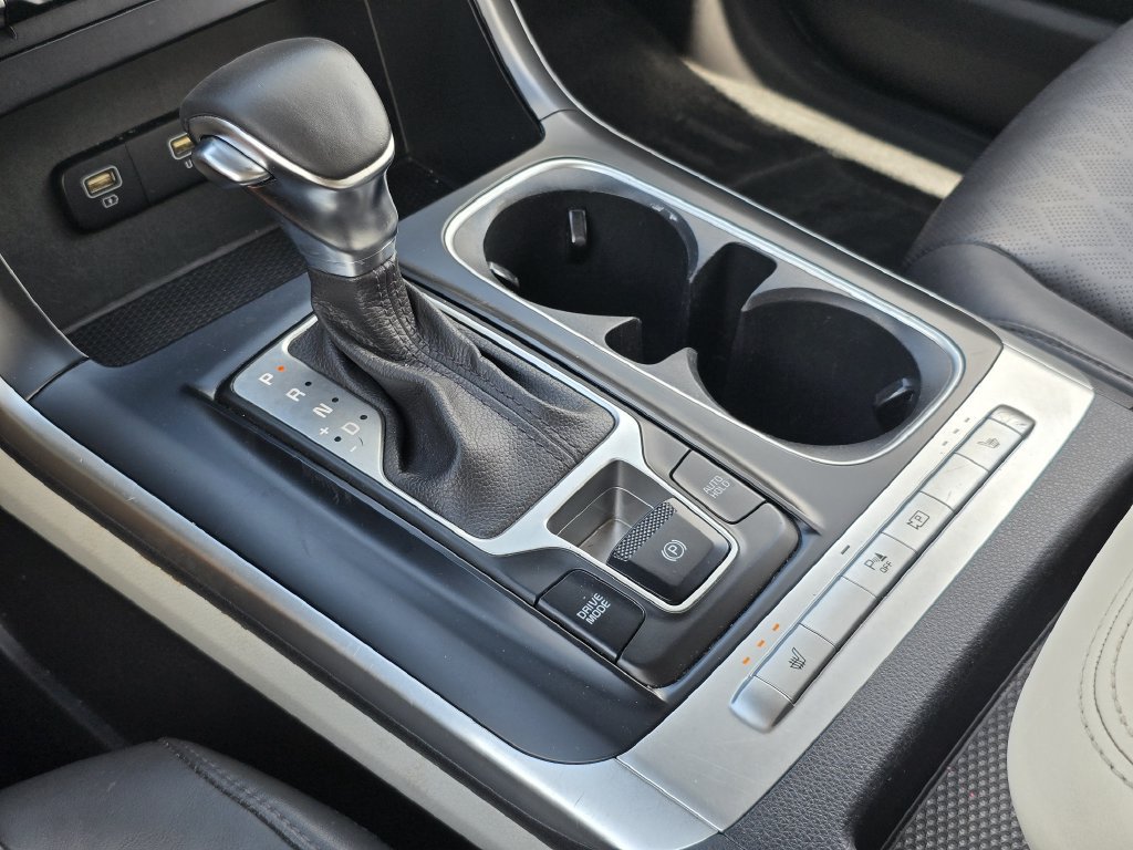 Certified 2022 Kia Carnival LX FWD image 29