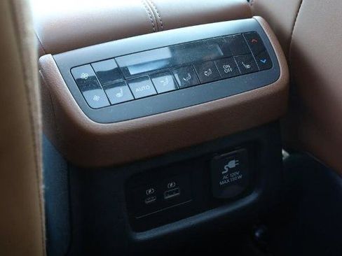 Certified 2025 Nissan Pathfinder Platinum w/ Lighting Package (N92) AWD/4WD image 28